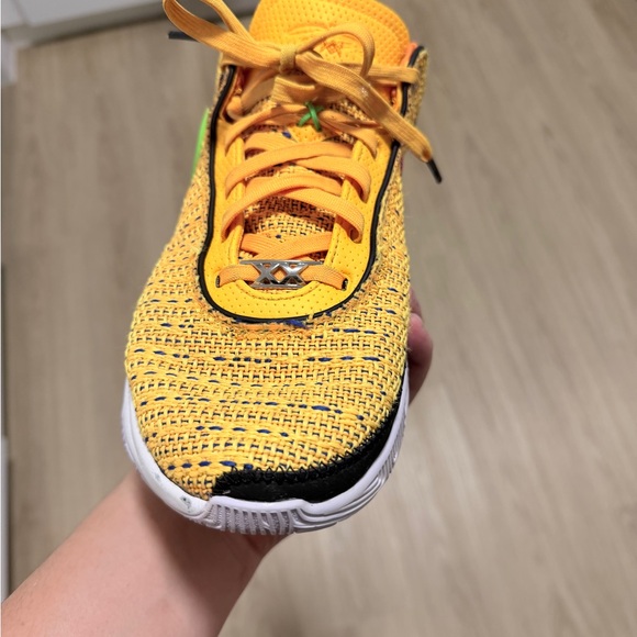 Nike Yellow LeBron 20 - Picture 2 of 9